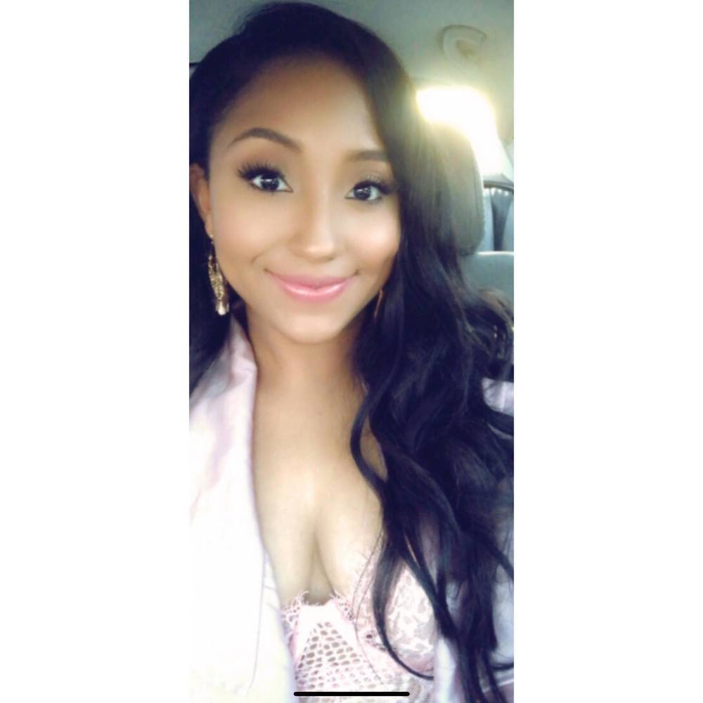 Meet your Posher, Dinora